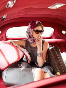 classy-woman-travel-in-style